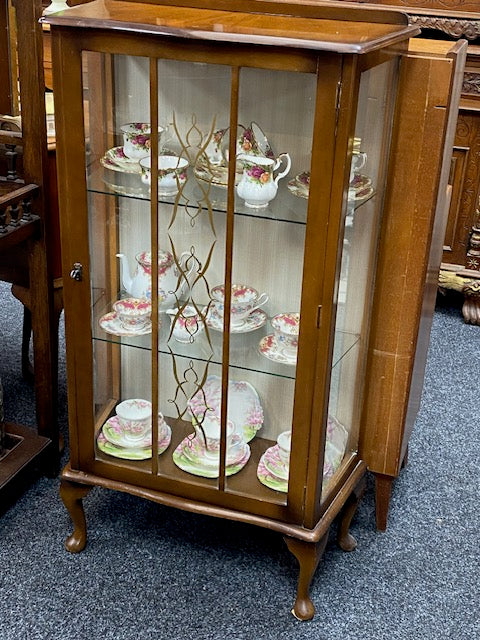 Sweet Vintage 1930s Art Deco Display Cabinet with key