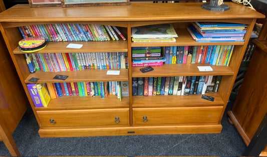 Forest Furniture Solid Rimu Bookshelf