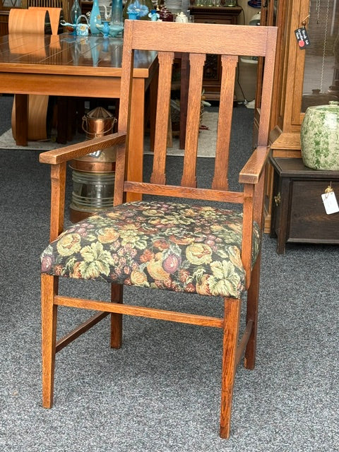 Arts & Crafts Oak Chair with slat back design