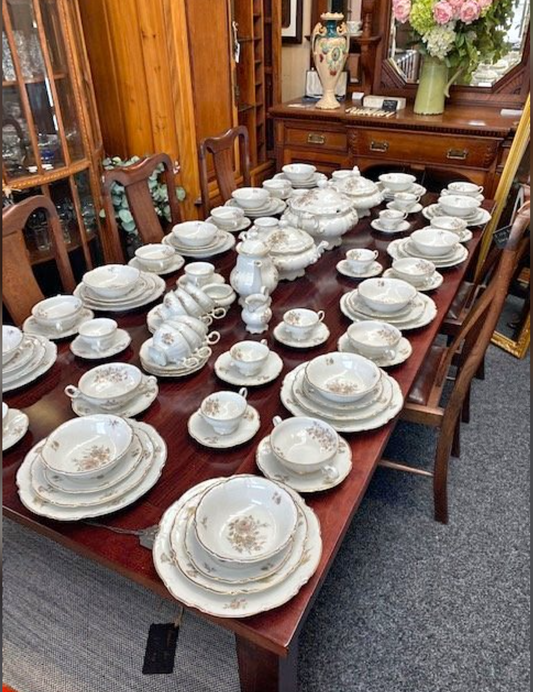 117 piece Hutschenreuther 12 piece setting