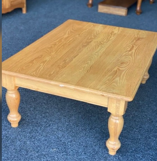 Lovely Oak coffee table 1200 by 850 in vg condition