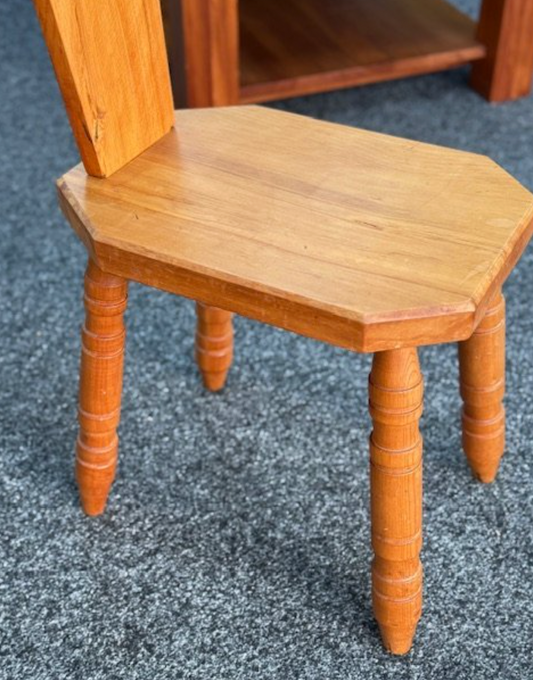 Rimu Spinners Chair