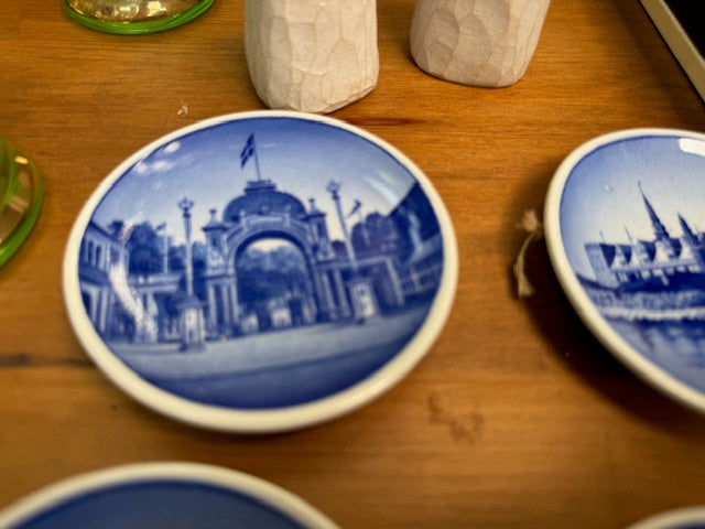 4x small Royal Copenhagen Plates