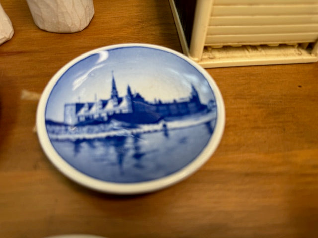 4x small Royal Copenhagen Plates