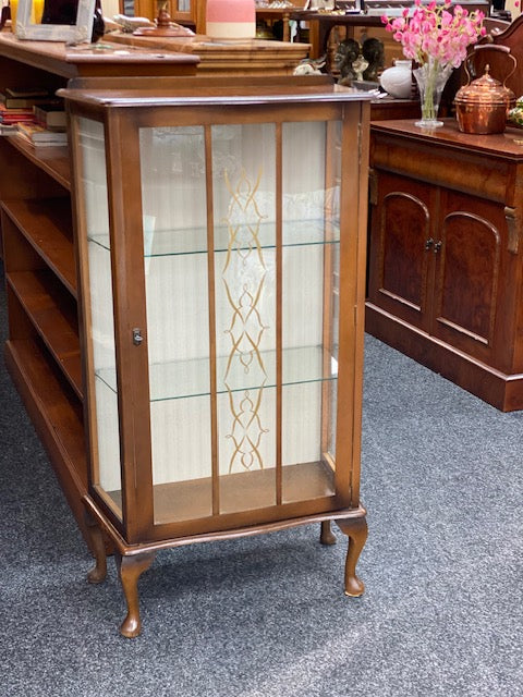 Sweet Vintage 1930s Art Deco Display Cabinet with key