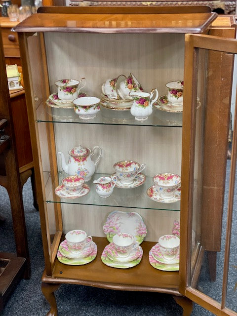 Sweet Vintage 1930s Art Deco Display Cabinet with key