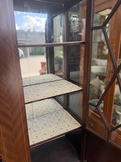 Elegant Edwardian Inlaid Mahogany Mirror Back Inlaid Display Cabinet