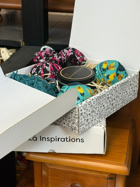 Lovely gift Poi boxes