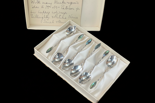Sweet Set of Vintage Boxed set of Sterling Silver and Paua Teaspoons