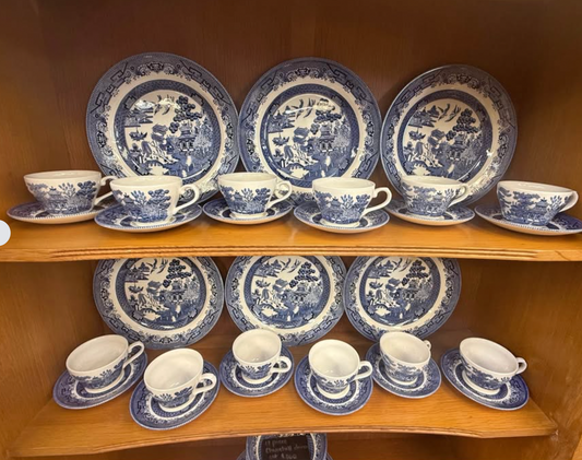 12 place setting Churchill Blue Willow in near new condition